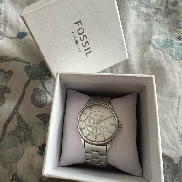 FOSSIL Silver Watch - Picture 3 of 3